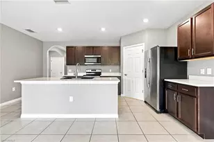 3180 Cozumel Ct, Cape Coral, FL 33909 - Photo 5