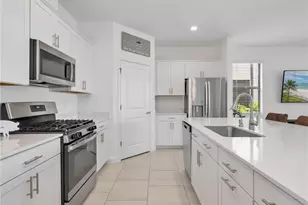 20199 Hartford Blvd, Estero, FL 33928 - Photo 9