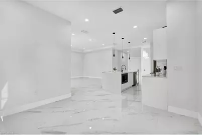 5085 NE Tradewinds Cir, Labelle, FL 33935 - Photo 9
