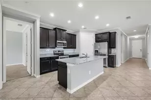 2899 Sunset Pointe Cir, Cape Coral, FL 33914 - Photo 11