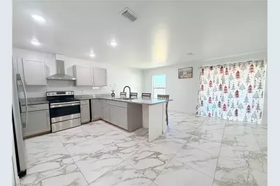 1010 NE 1st Ave, Cape Coral, FL 33909 - Photo 3