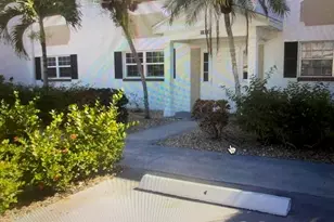 1518 Edgewater Cir, Fort Myers, FL 33919 - Photo 1