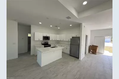 1115 Cove St E, Lehigh Acres, FL 33974 - Photo 5