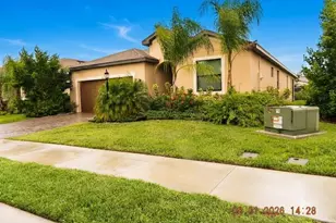 3426 Menores Wy, Fort Myers, FL 33905 - Photo 3