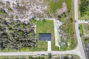 863 Burrows Ave, Lehigh Acres, FL 33974 - Photo 7