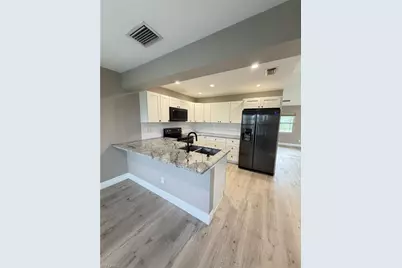 4140 SW 6th Pl, Cape Coral, FL 33914 - Photo 5