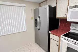11220 Caravel Cir, Fort Myers, FL 33908 - Photo 5