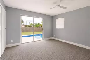 1634 Newport Ct, Fort Myers, FL 33907 - Photo 7