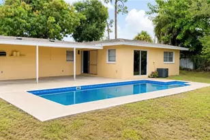 1634 Newport Ct, Fort Myers, FL 33907 - Photo 1