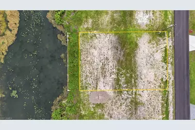1008 NE 1st Pl, Cape Coral, FL 33909 - Photo 3