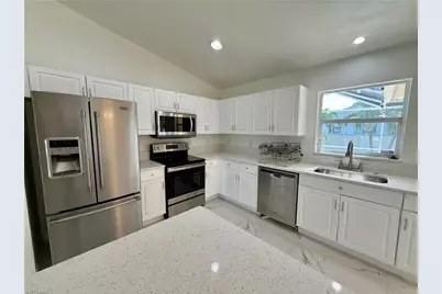2209 NE 9th Ave, Cape Coral, FL 33909 - Photo 5