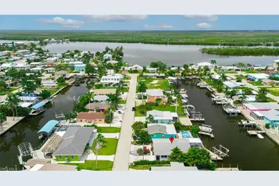 2574 Bayshore Dr, Matlacha, FL 33993 - Photo 39