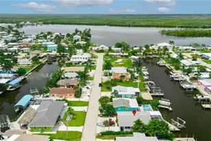 2574 Bayshore Dr, Matlacha, FL 33993 - Photo 39