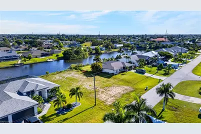 107 SW 21st St, Cape Coral, FL 33991 - Photo 9