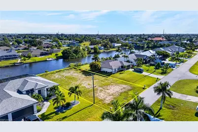 107 SW 21st St, Cape Coral, FL 33991 - Photo 5