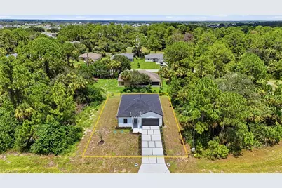 8032 Windswept Cir, Labelle, FL 33935 - Photo 3