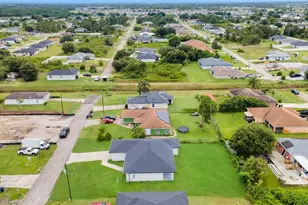 2805 26th St SW, Lehigh Acres, FL 33976 - Photo 7