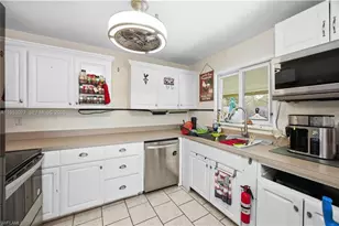 1526 NE 4th Ter, Cape Coral, FL 33909 - Photo 23