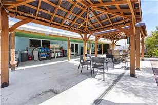 1526 NE 4th Ter, Cape Coral, FL 33909 - Photo 31
