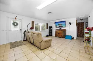 1526 NE 4th Ter, Cape Coral, FL 33909 - Photo 11