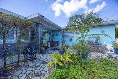 1526 NE 4th Ter, Cape Coral, FL 33909 - Photo 3