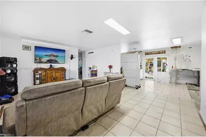 1526 NE 4th Ter, Cape Coral, FL 33909 - Photo 19