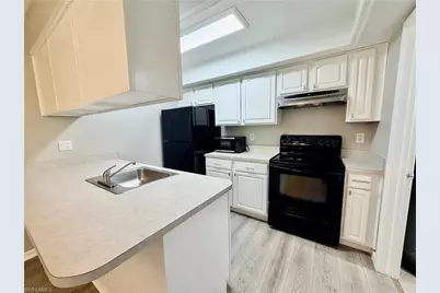 2332 SE 6th Ter #B, Cape Coral, FL 33990 - Photo 7