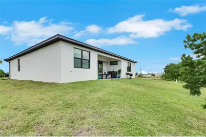 1107 NW 13th St, Cape Coral, FL 33993 - Photo 21