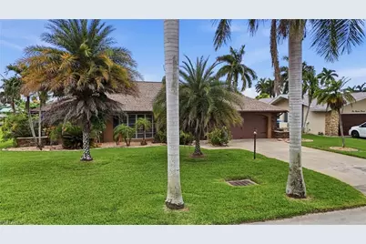418 Avalon Dr, Cape Coral, FL 33904 - Photo 41