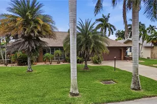 418 Avalon Dr, Cape Coral, FL 33904 - Photo 41