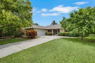 423 SW 39th St, Cape Coral, FL 33914 - Photo 1