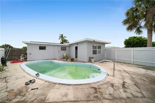 302 E Penn Rd, Lehigh Acres, FL 33936 - Photo 23