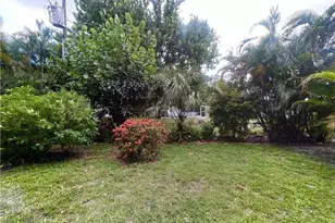 4906 Victoria Dr, Cape Coral, FL 33904 - Photo 17