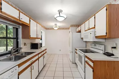 824 SW 13th Ave, Cape Coral, FL 33991 - Photo 9