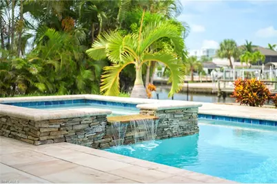 16 Sunview Blvd, Fort Myers Beach, FL 33931 - Photo 23