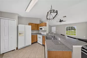 2102 NE 17th Ave, Cape Coral, FL 33909 - Photo 7