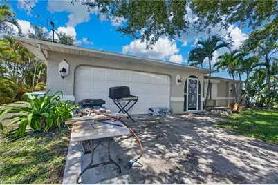 202 SE 20th Ct, Cape Coral, FL 33990 - Photo 21