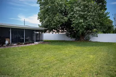 345 SE 47th Ter, Cape Coral, FL 33904 - Photo 25