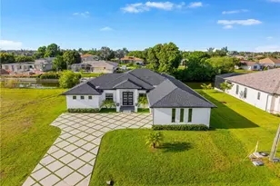 1902 NE 6th St, Cape Coral, FL 33909 - Photo 3