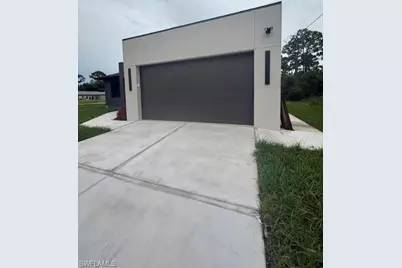 722 Roosevelt Ave, Lehigh Acres, FL 33936 - Photo 3