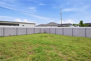 219 NW 12th Ln, Cape Coral, FL 33993 - Photo 31