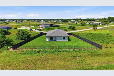 7004 Alfa Ct, Labelle, FL 33935 - Photo 3