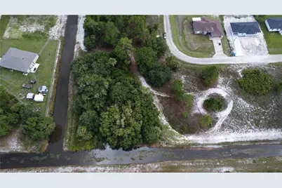 933 Memphis Ave, Lehigh Acres, FL 33974 - Photo 15