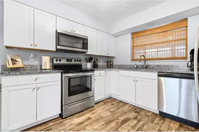 1930 Oakley Ave, Fort Myers, FL 33901 - Photo 5