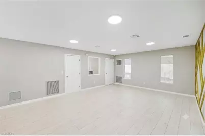 2080 Collier Ave, Fort Myers, FL 33901 - Photo 17