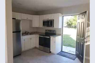 204 1st St, Fort Myers, FL 33907 - Photo 3