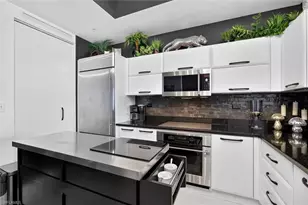 3000 Oasis Grand Blvd, Fort Myers, FL 33916 - Photo 11