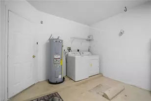 8535 Athena Ct, Lehigh Acres, FL 33971 - Photo 21