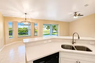306 SE 8th Pl, Cape Coral, FL 33990 - Photo 5