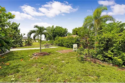 1206 NW 11th Ter, Cape Coral, FL 33993 - Photo 37